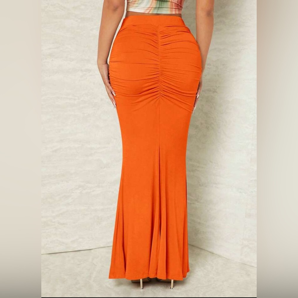 SHEIN SXY Solid Ruched Mermaid Hem Skirt
